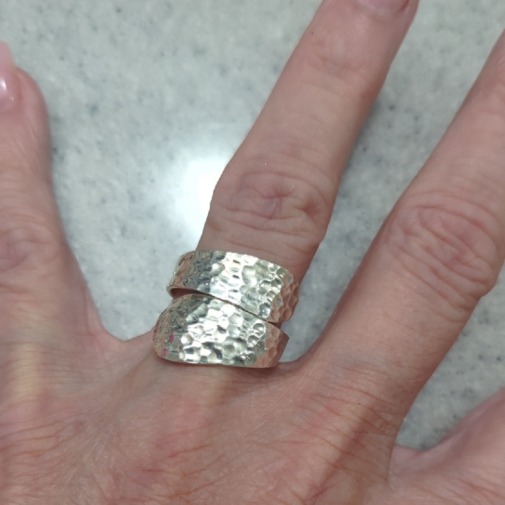 Elegant 925Silver Hammered Ring